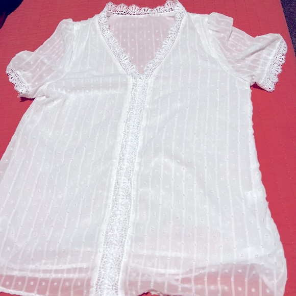 Lovely white lace v neck pulling blouse. Never worn - Picture 1 of 3